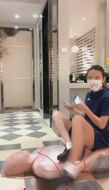 木乃伊强制圣水加高跟鞋踩踏【莫妮卡卡dom】 木乃伊强制圣水加高跟鞋踩踏【莫妮卡卡dom】